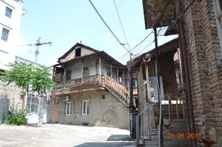Гостевой дом Guest House Gio Тбилиси Семейный номер с видом на сад-14